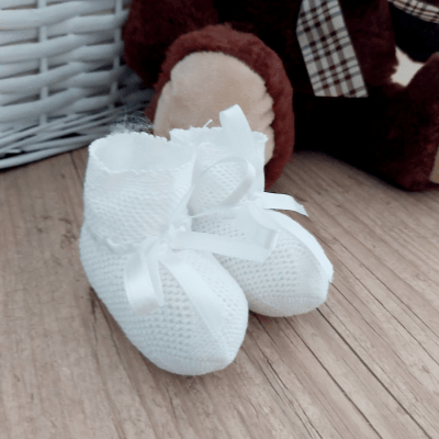 Sapatinho crochê branco - 0 a 3 meses 